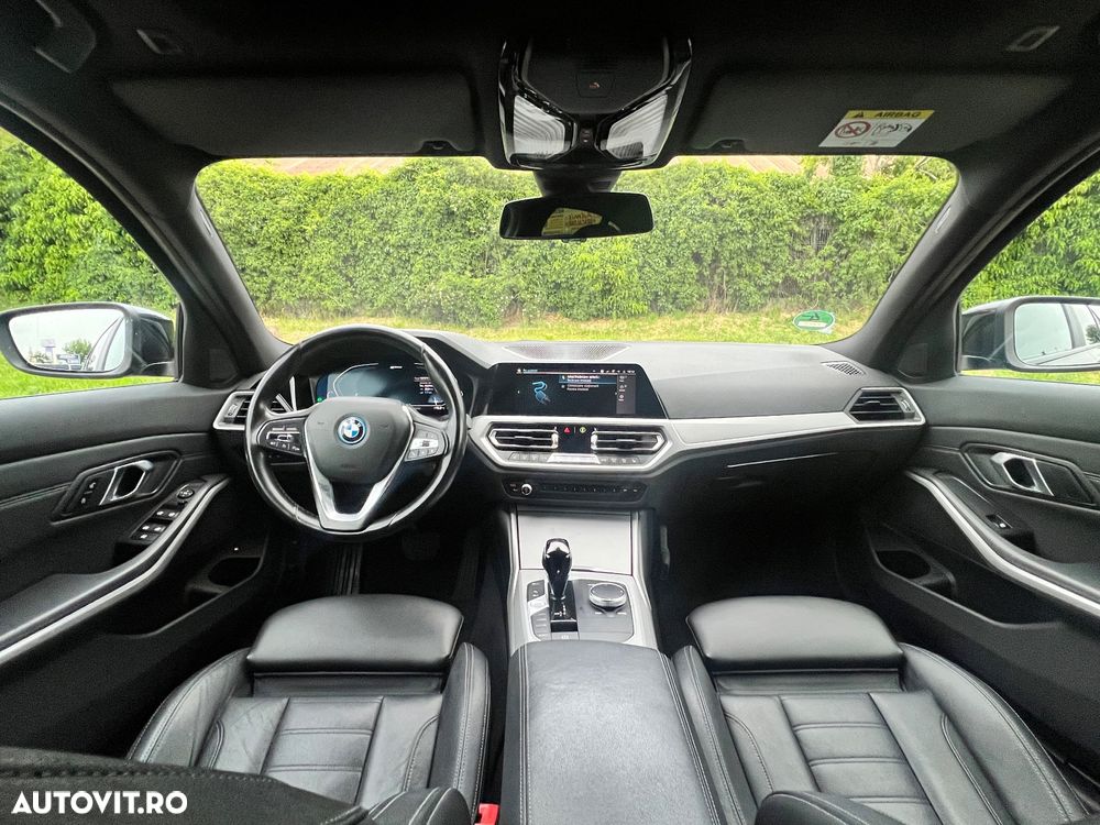 BMW Seria 3 - 36