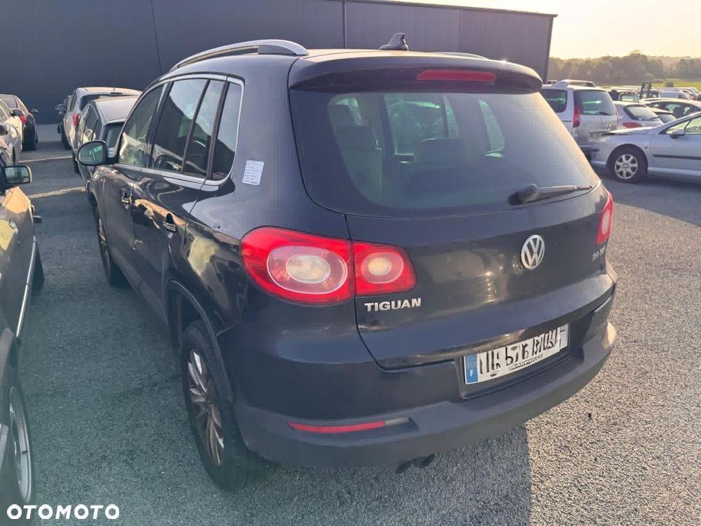 Volkswagen Tiguan - 2