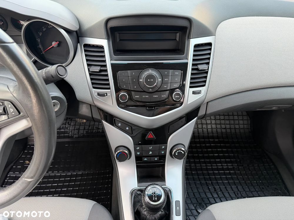 Chevrolet Cruze 1.6 LS - 14
