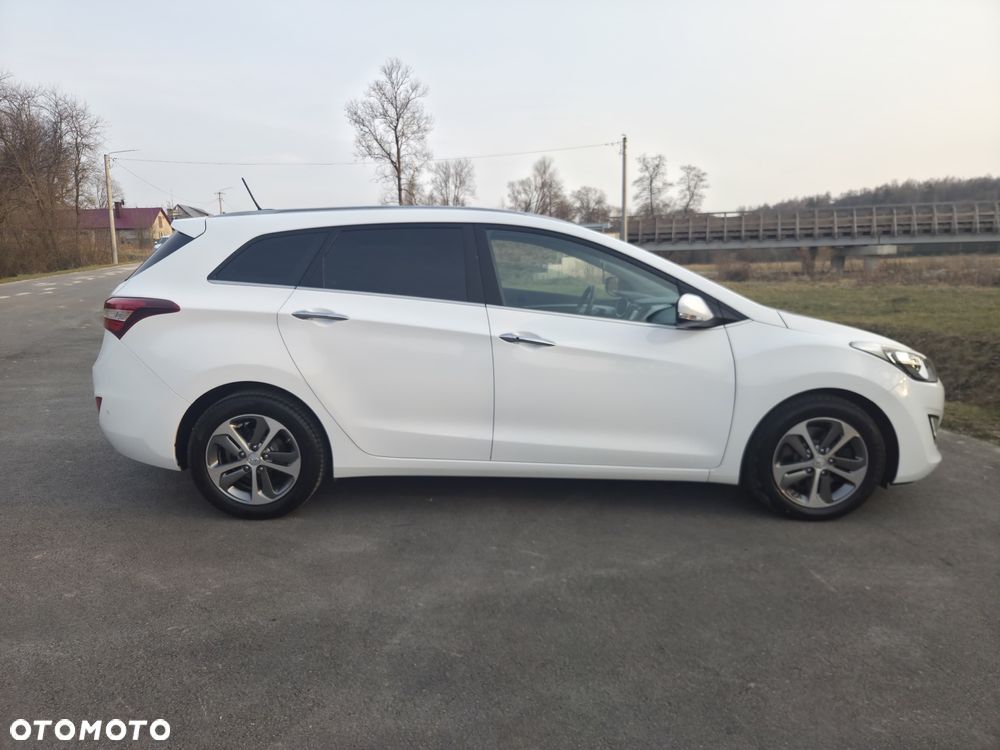Hyundai i30 1.6 CRDI DCT Premium - 4