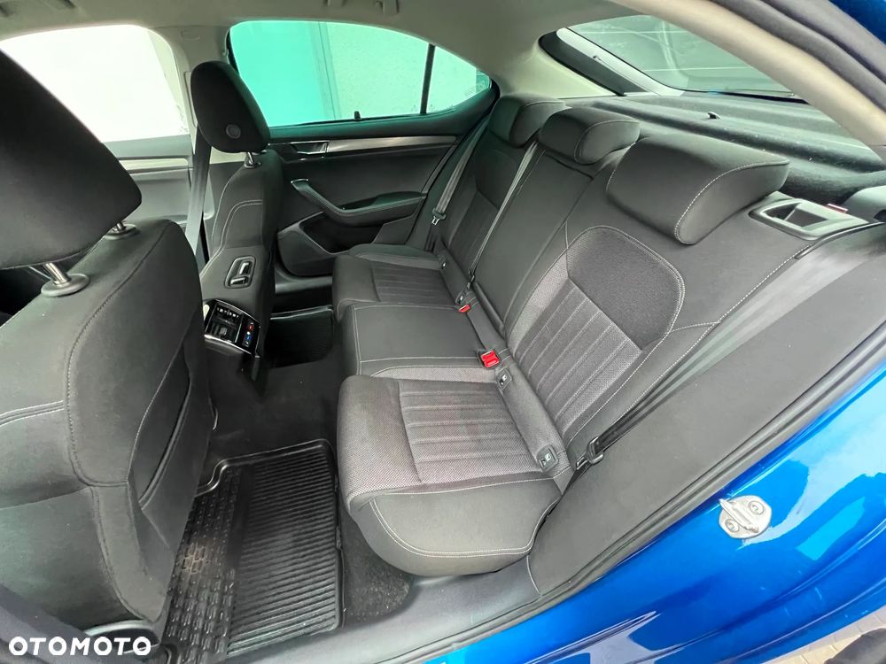 Skoda Superb 2.0 TDI SCR Style DSG - 18