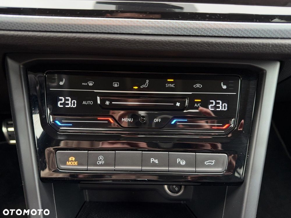 Volkswagen Touran - 28