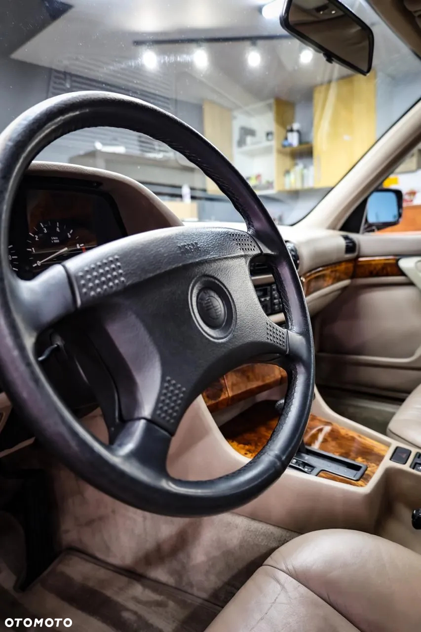 BMW Seria 7 - 26