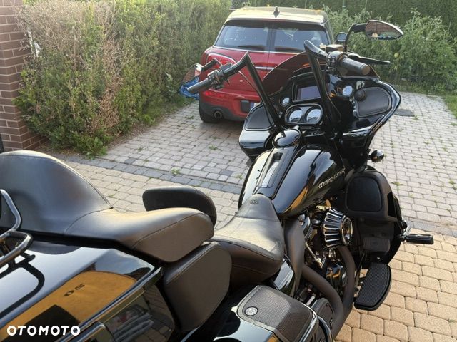 Harley-Davidson Touring Road Glide - 25