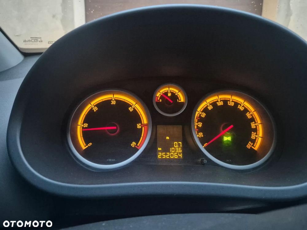 Opel Corsa - 12