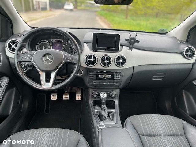 Mercedes-Benz Klasa B 180 d BlueEFFICIENCY Edition Style - 24