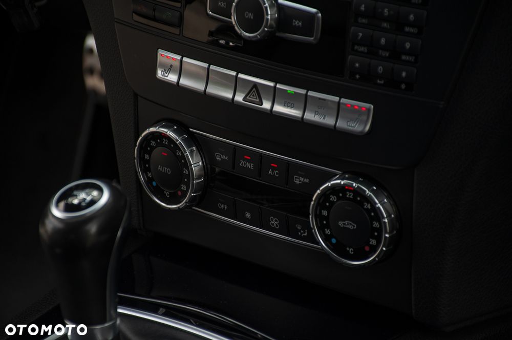 Mercedes-Benz Klasa C 180 BlueEFFICIENCY - 19