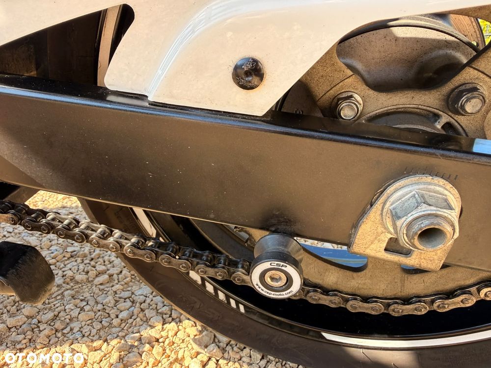 Suzuki GSX - 14