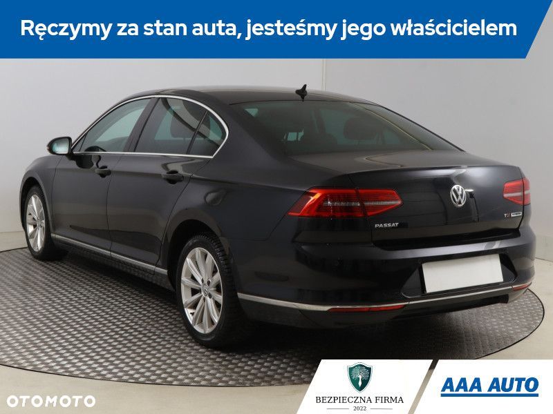 Volkswagen Passat - 6