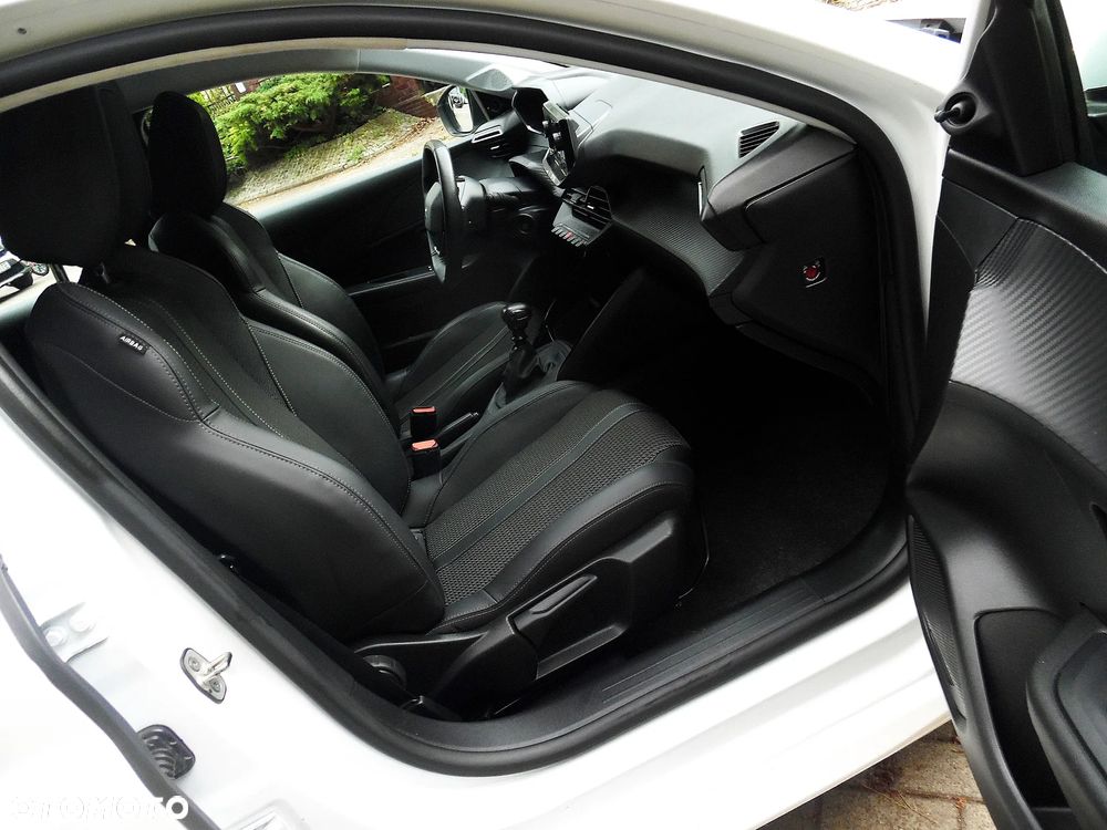 Peugeot 208 - 26
