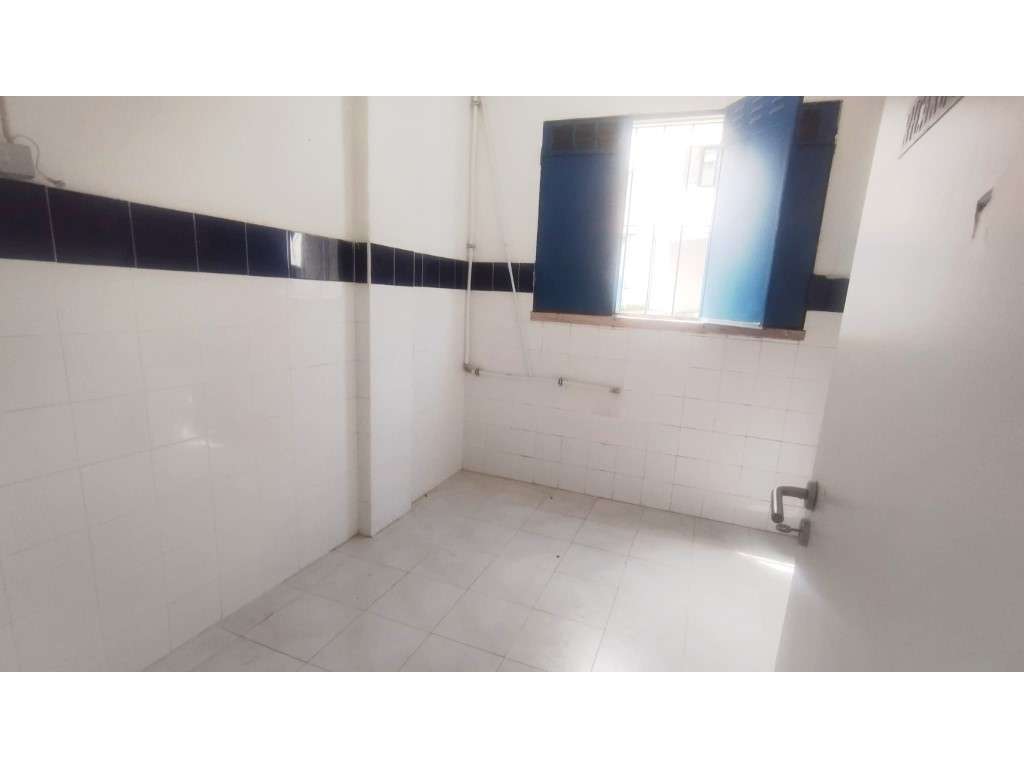 Armazém, Amadora, Arrenda-se - Grande imagem: 2/6