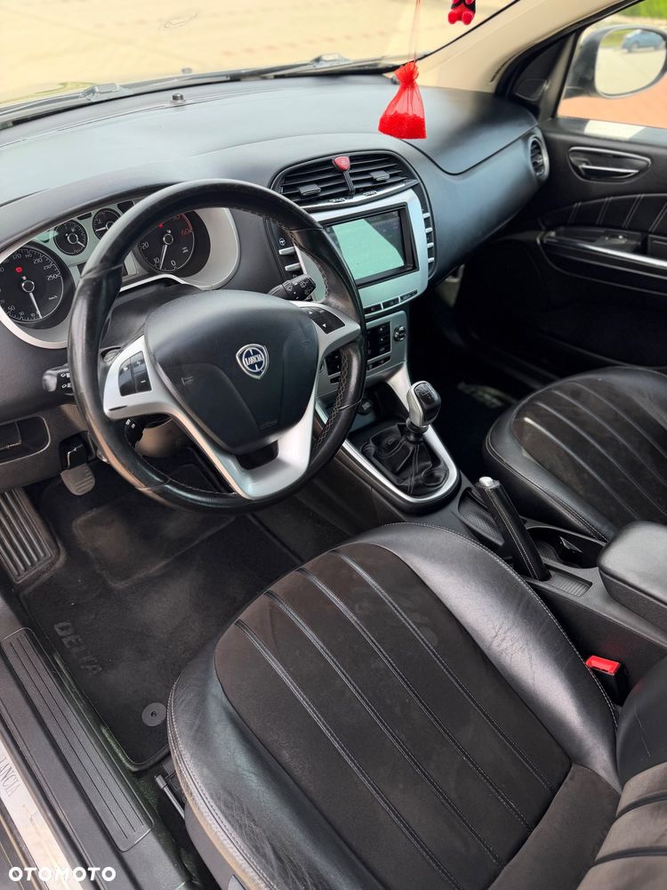 Lancia Delta 1.9 Multijet Twinturbo Executive - 8