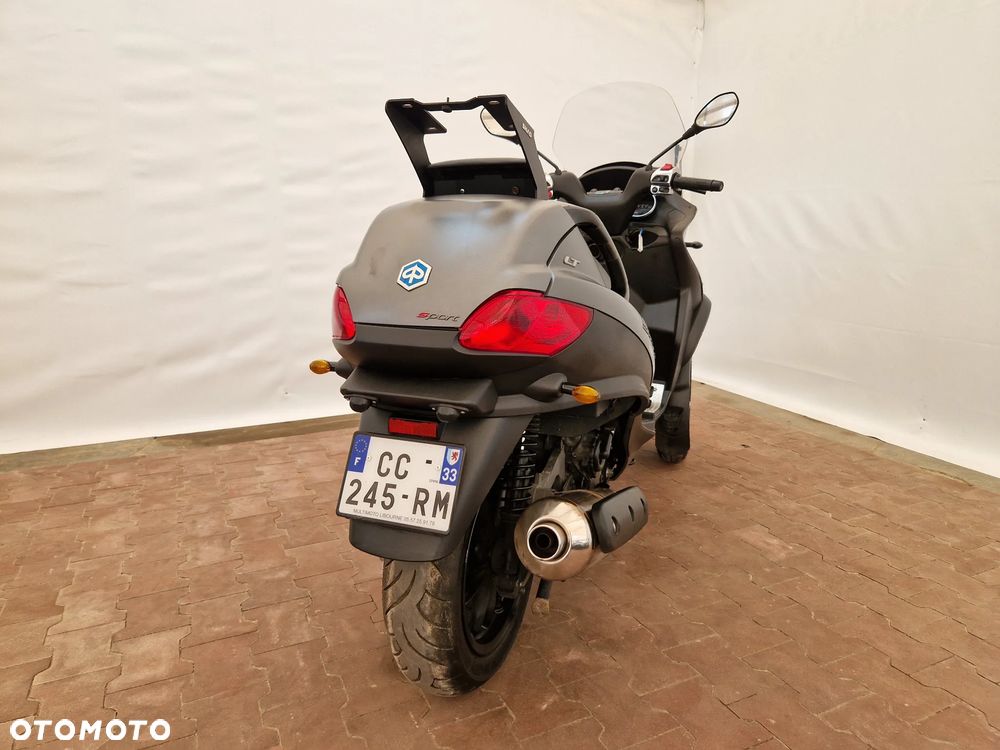 Piaggio MP-3 - 9