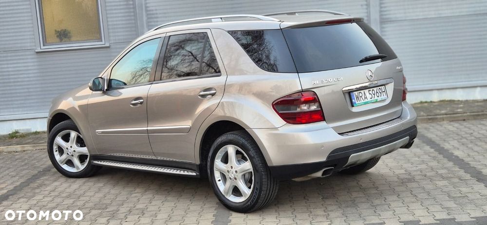 Mercedes-Benz ML 320 CDI 4Matic 7G-TRONIC Edition 10 - 38