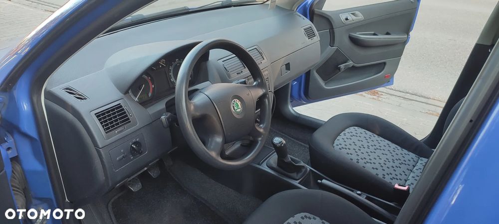 Skoda Fabia 1.2 HTP Active - 24