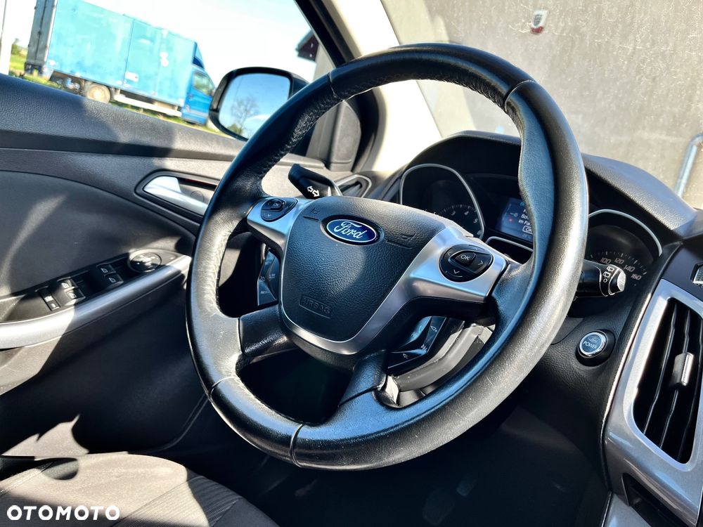 Ford Focus 1.0 EcoBoost Titanium - 27