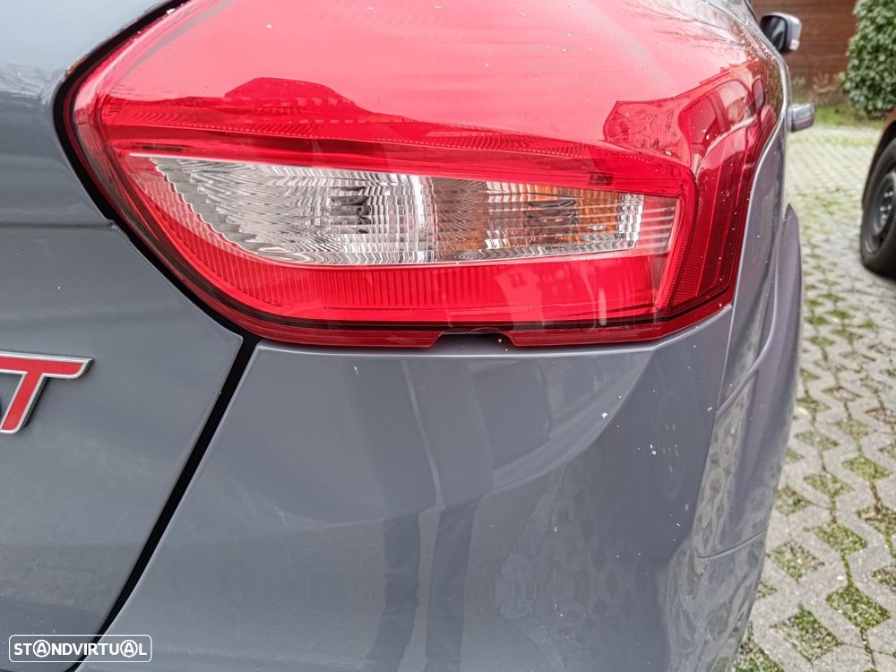 Ford Focus 2.0 EcoBoost ST c/ Pack Pele Exclusiva - 17