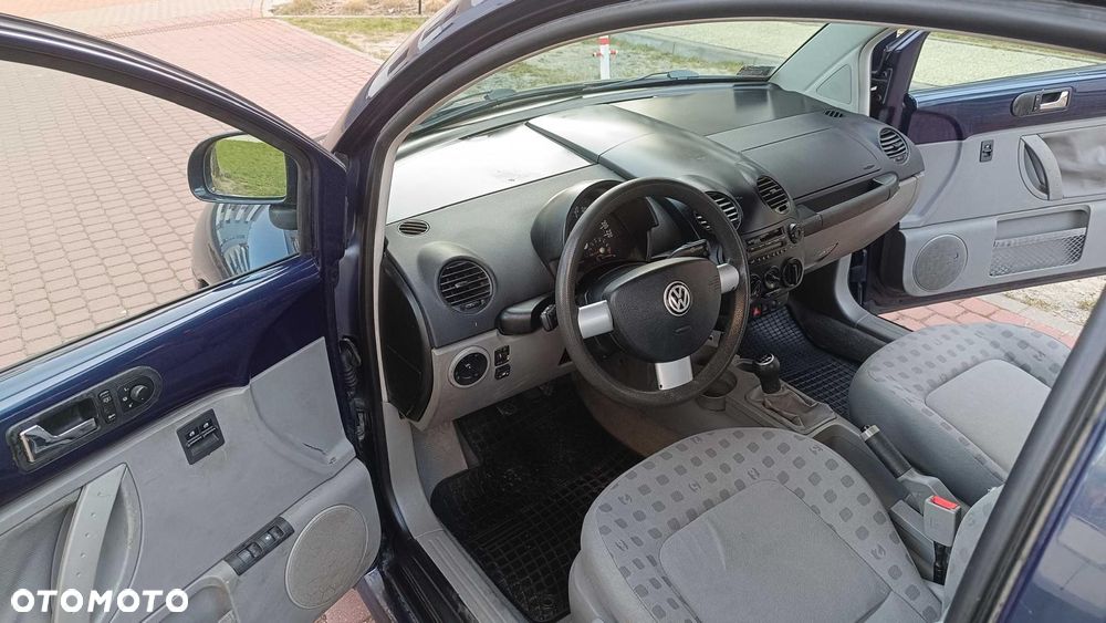 Volkswagen New Beetle - 5