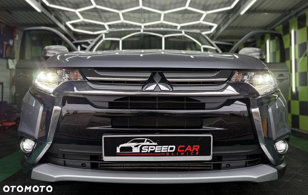 Mitsubishi Outlander 2.2 DI-D 4WD Intense - 21