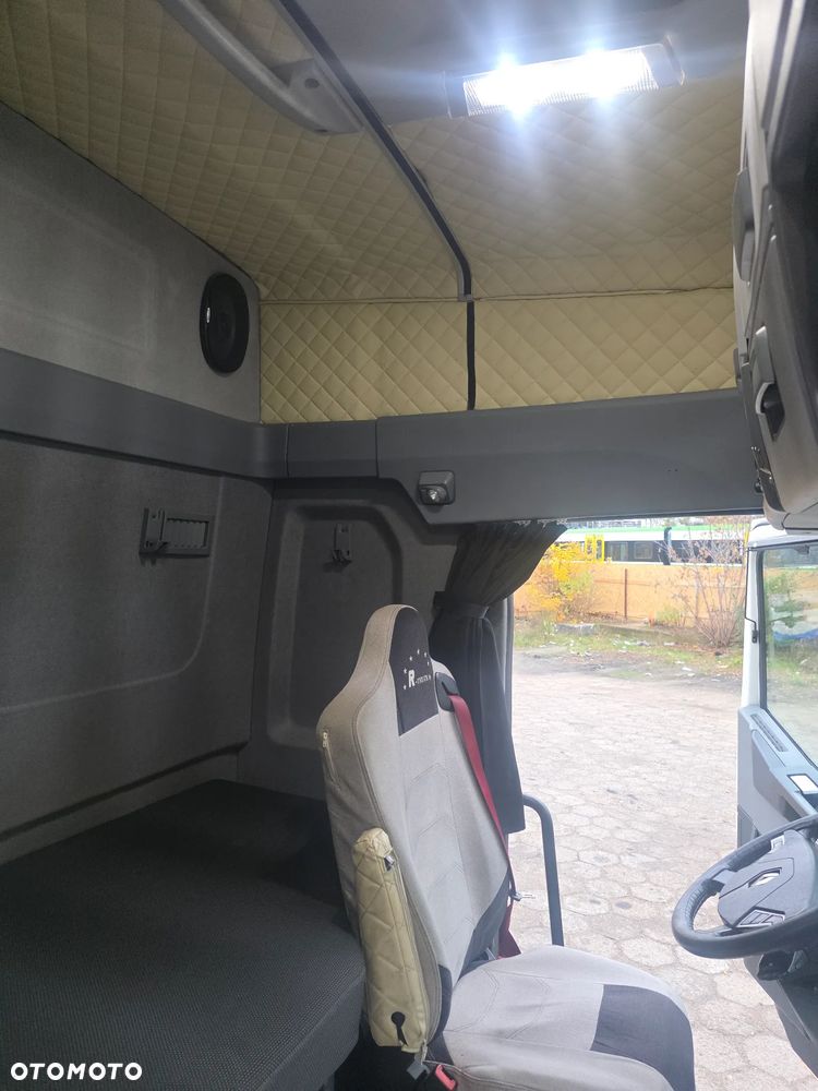 Renault T440 - 19