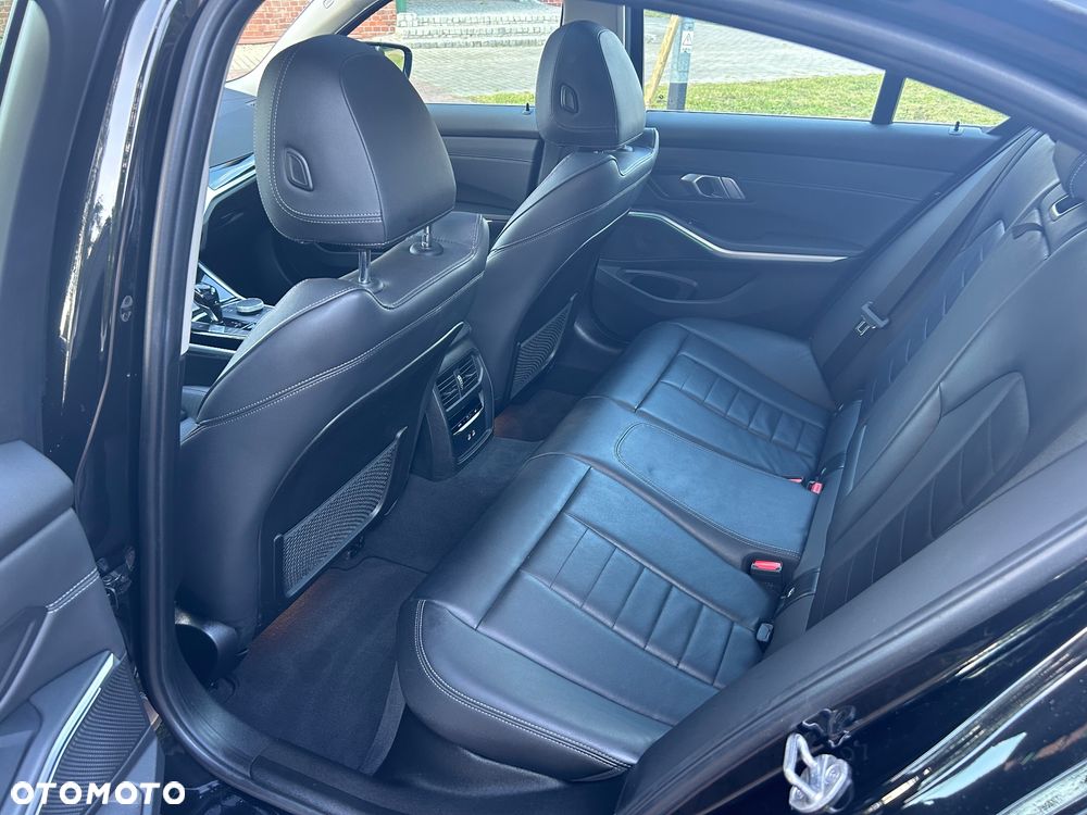 BMW Seria 3 320d MHEV Luxury Line - 10