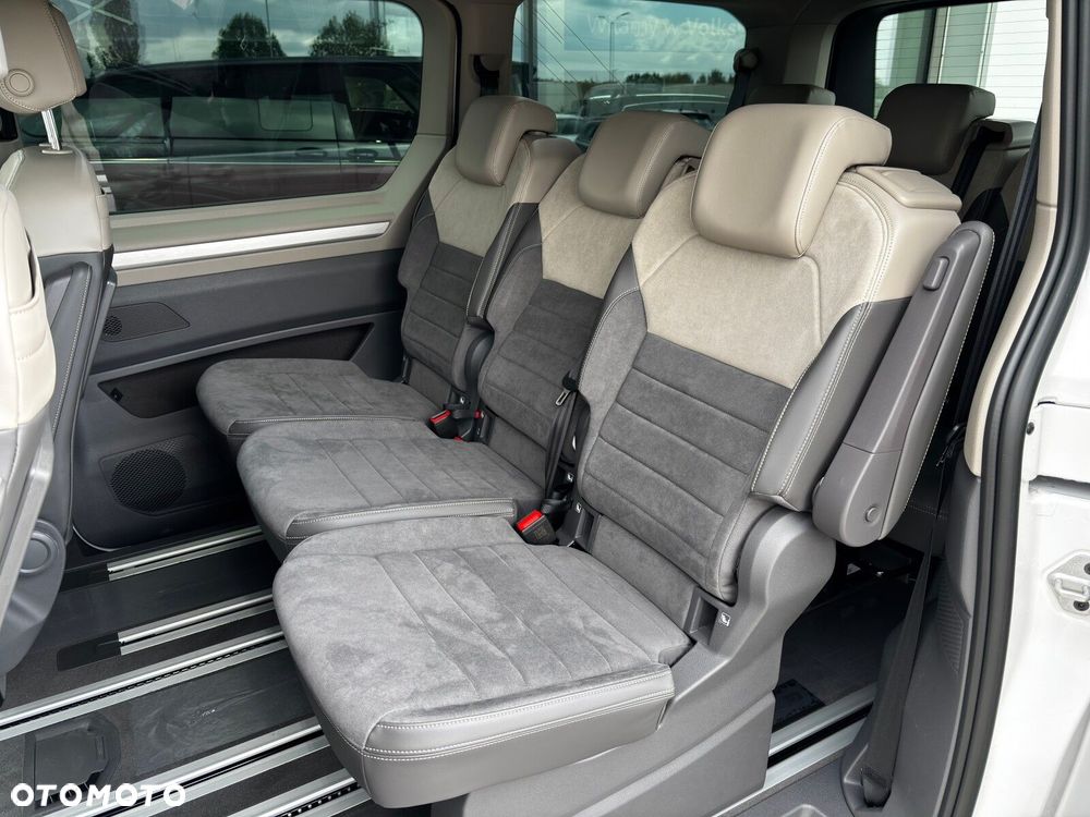 Volkswagen multivan EDITION 2.0 TDI 150 KM 7-DSG 8m L2 - 16