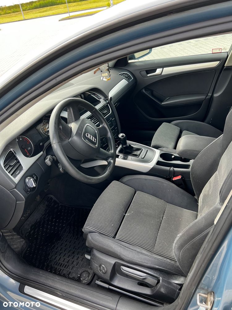 Audi A4 Limousine - 5