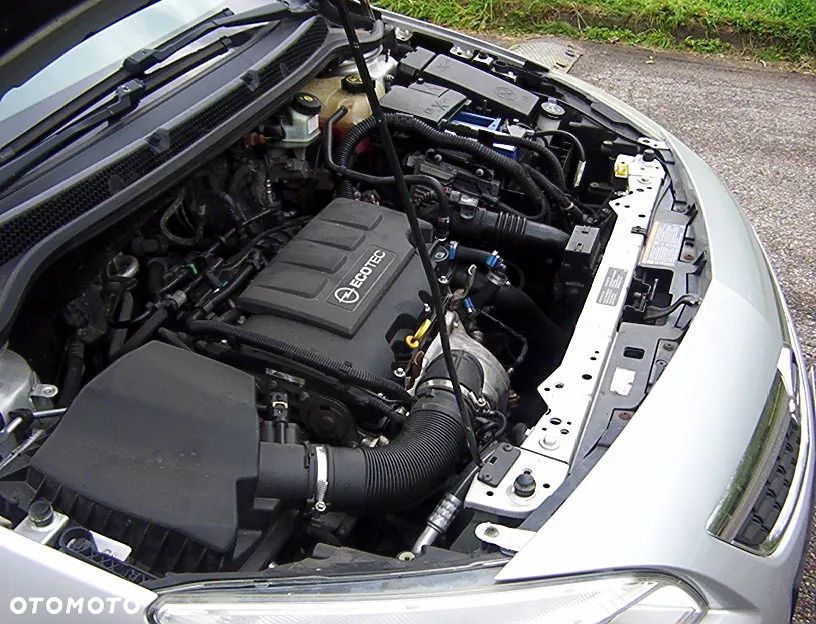 Toyota Auris Hybrid 135 Premium - 23