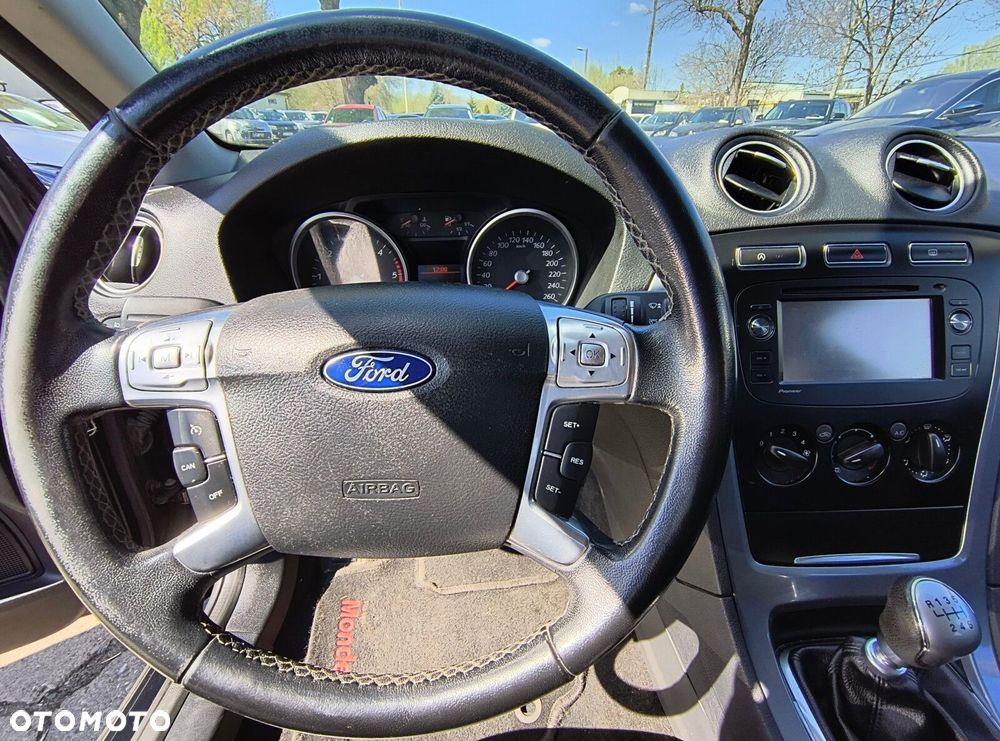 Ford Mondeo - 22
