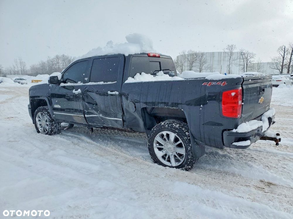 Chevrolet Silverado - 11