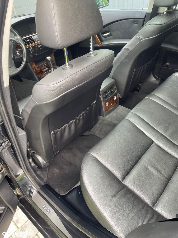 BMW Seria 5 525d - 27