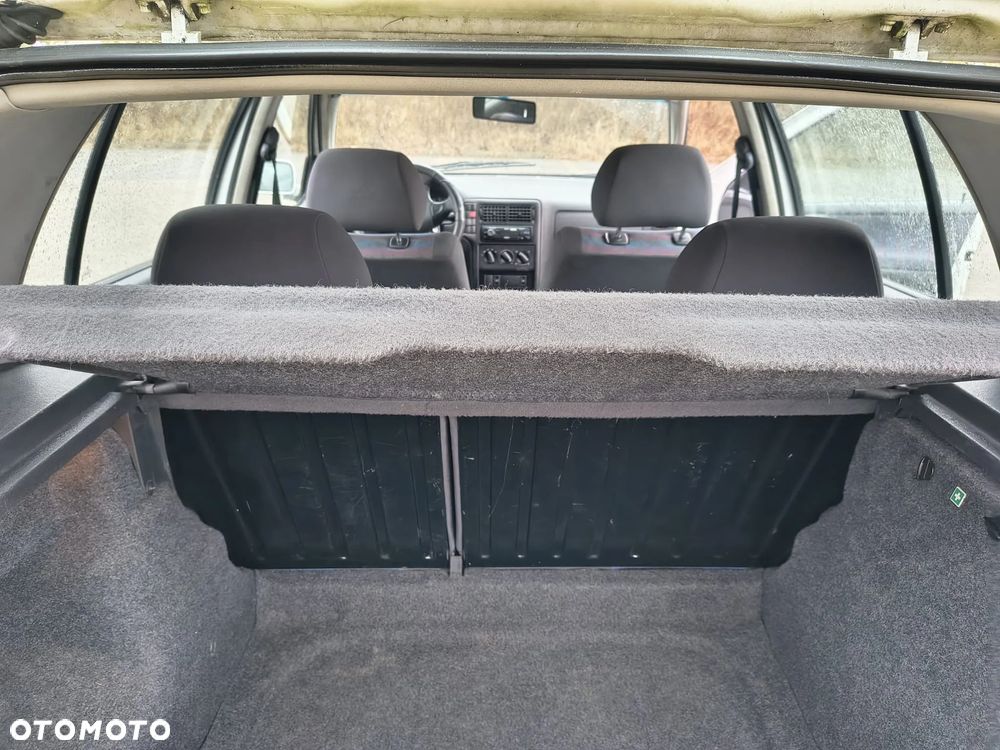 Volkswagen Polo - 12