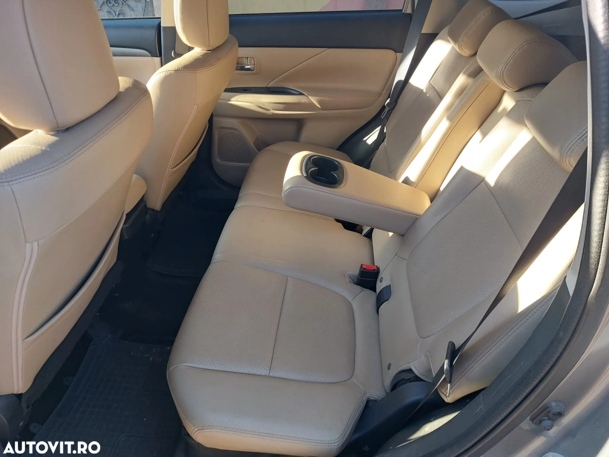 Mitsubishi Outlander 2.2L DI-D 6AT 4WD Intense+ A04 - 23