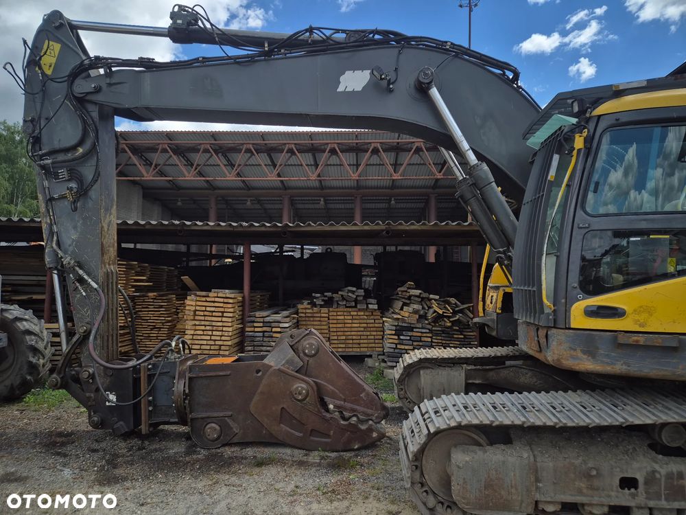 Volvo ECR235EL - 8