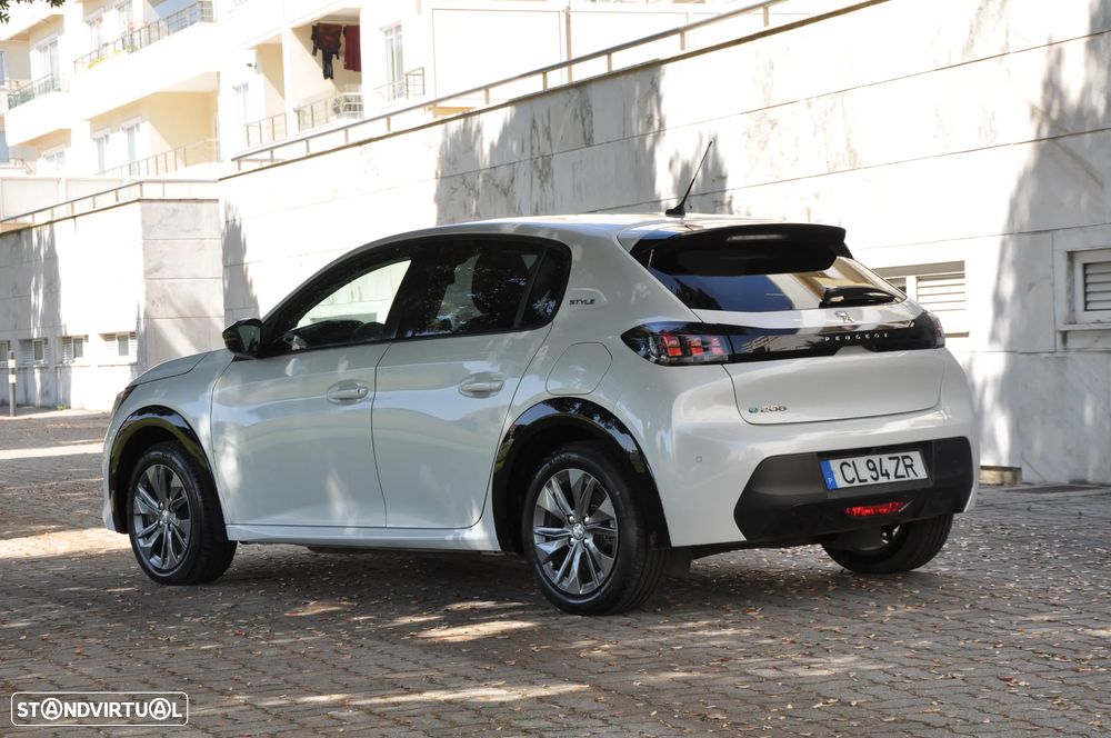 Peugeot e-208 E-Style - 4