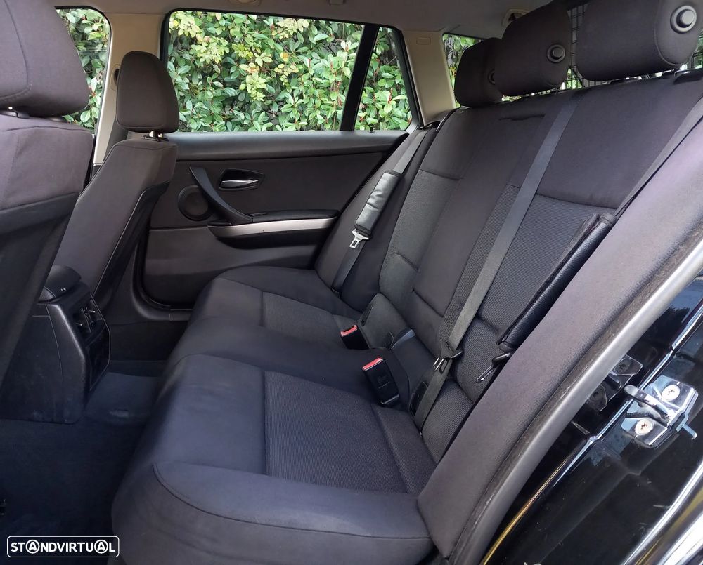 BMW 318 d Navigation Sport - 9