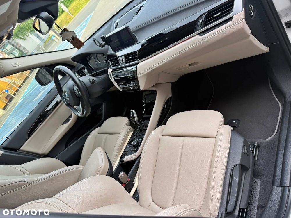 BMW X1 sDrive18i Sport Line - 16