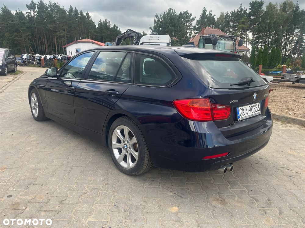 BMW Seria 3 330d xDrive - 5