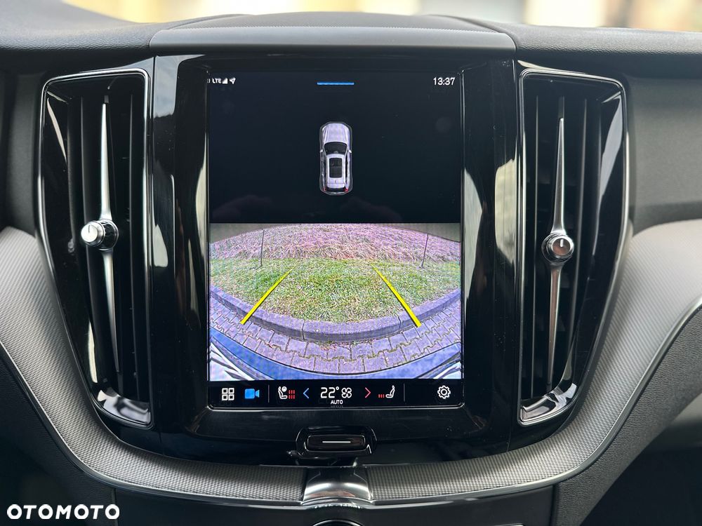 Volvo XC 60 B4 B Plus Dark - 37