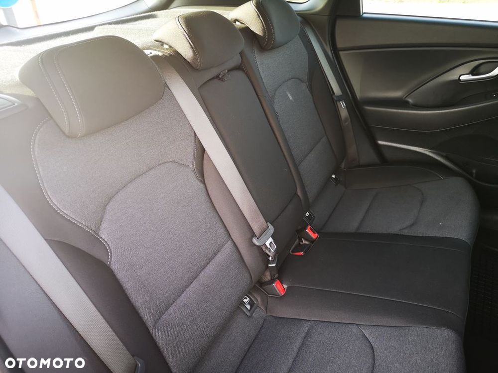 Hyundai i30 1.5 DPI Smart - 16