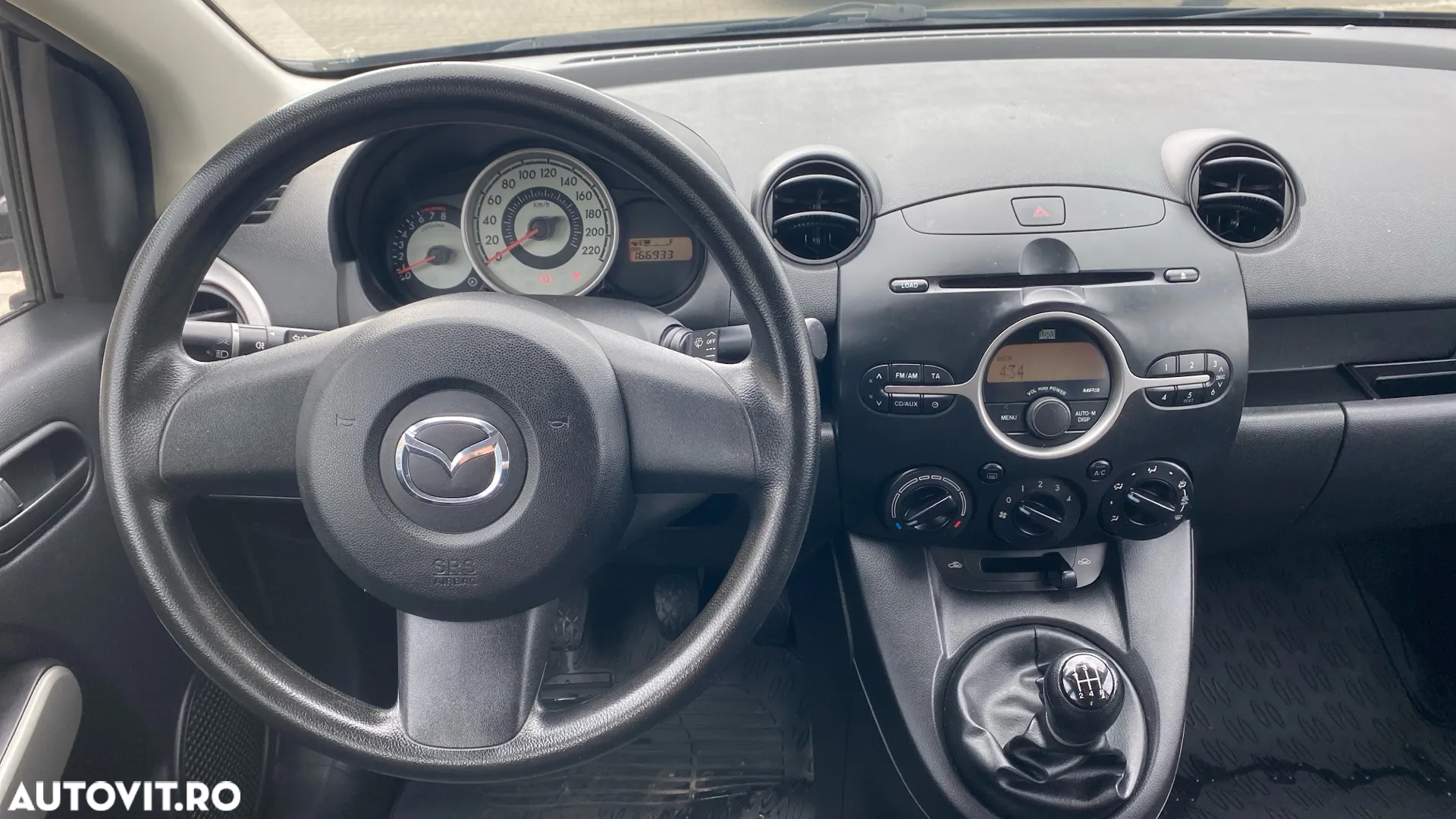 Mazda 2 1.3i CE - 8