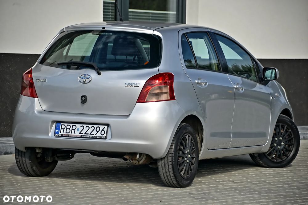 Toyota Yaris 1.4 D-4D - 17