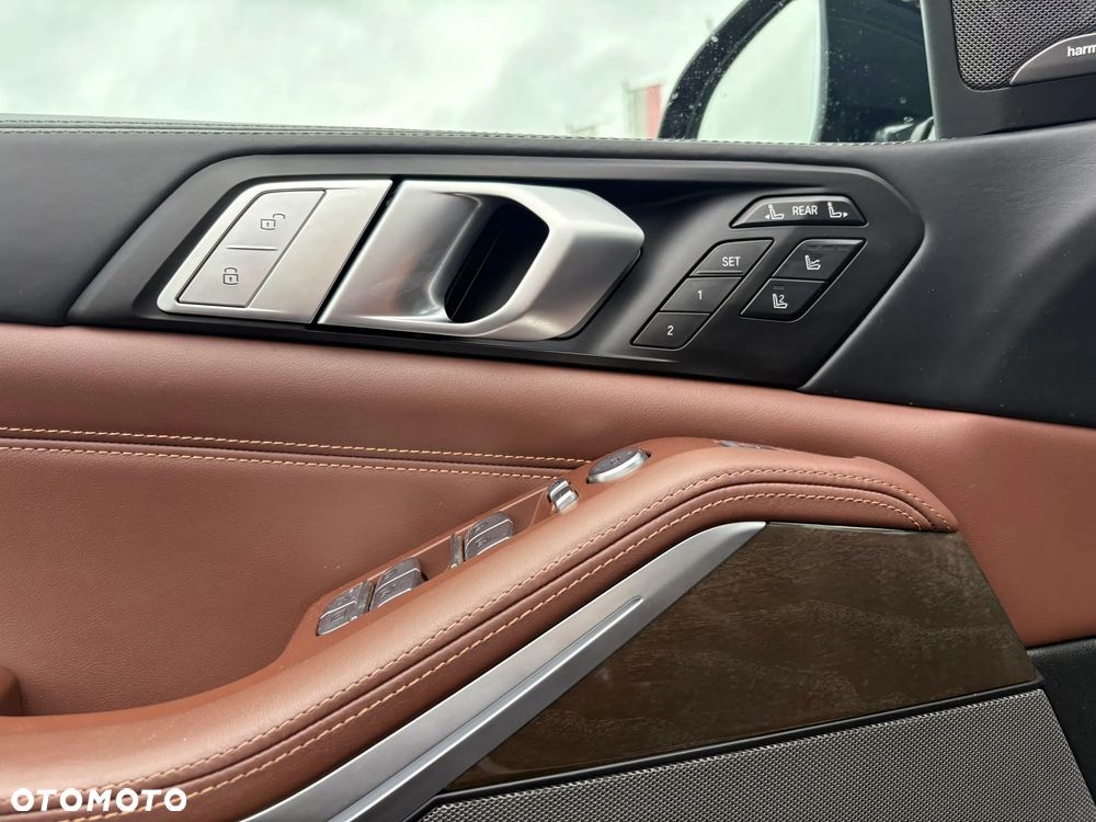 BMW X7 M50i sport - 12