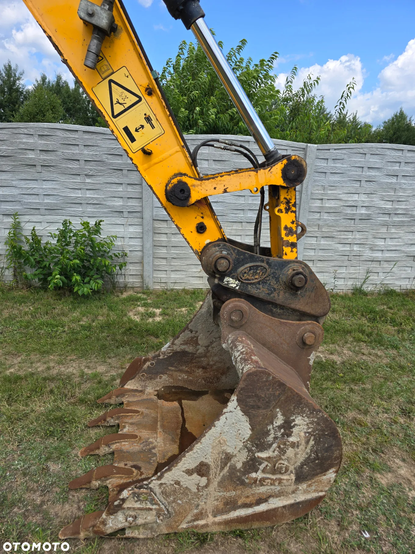 JCB - 7