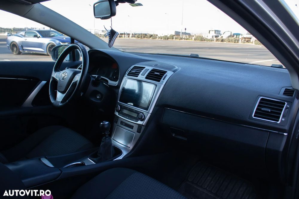 Toyota Avensis - 14