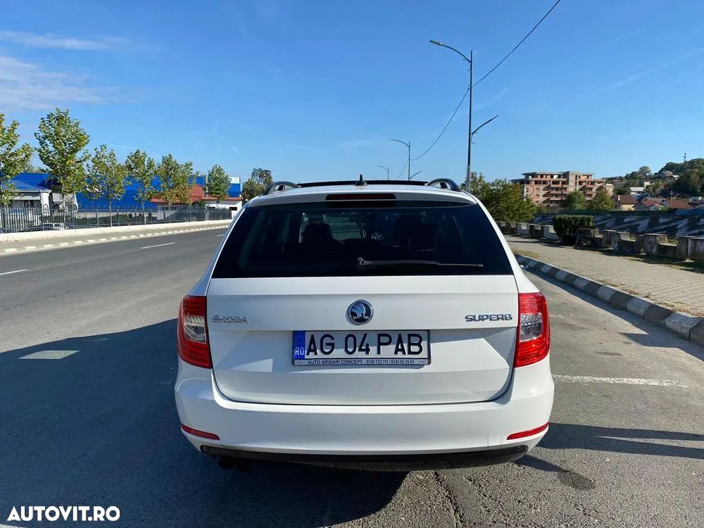 Skoda Superb 2.0 TDI Ambition DSG - 7