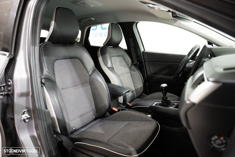 Renault Captur 1.0 TCe Exclusive - 25