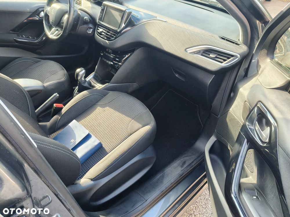 Peugeot 208 1.2 PureTech Allure - 15