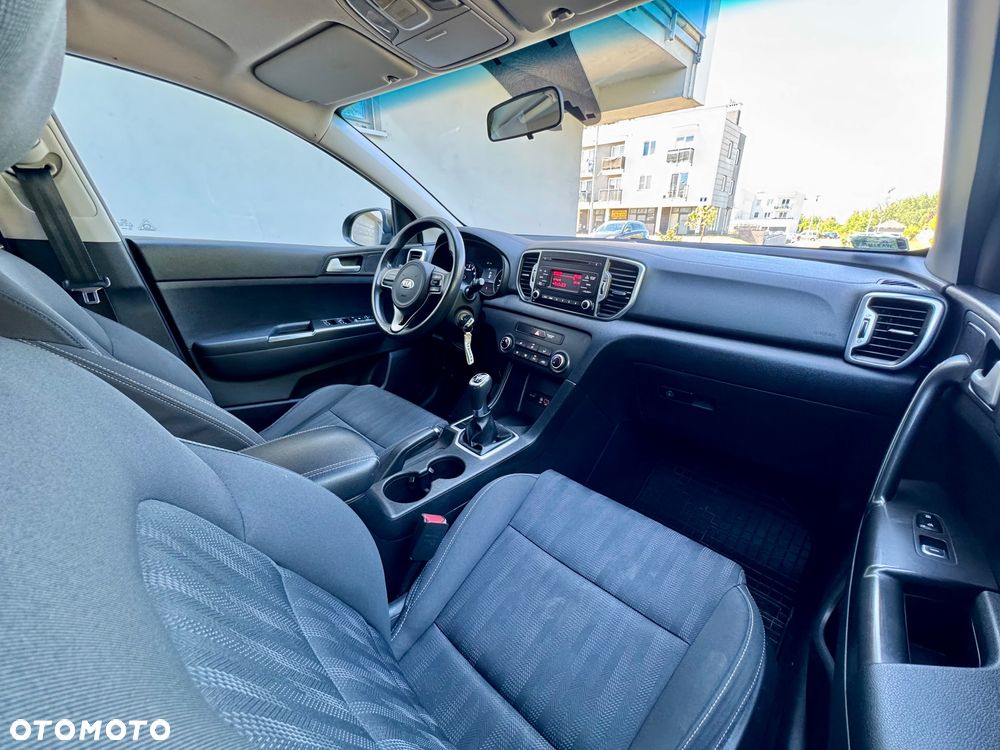Kia Sportage 1.6 GDI Black Edition 2WD - 9