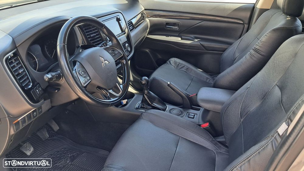 Mitsubishi Outlander 2.2 DI-D Instyle Navi - 7